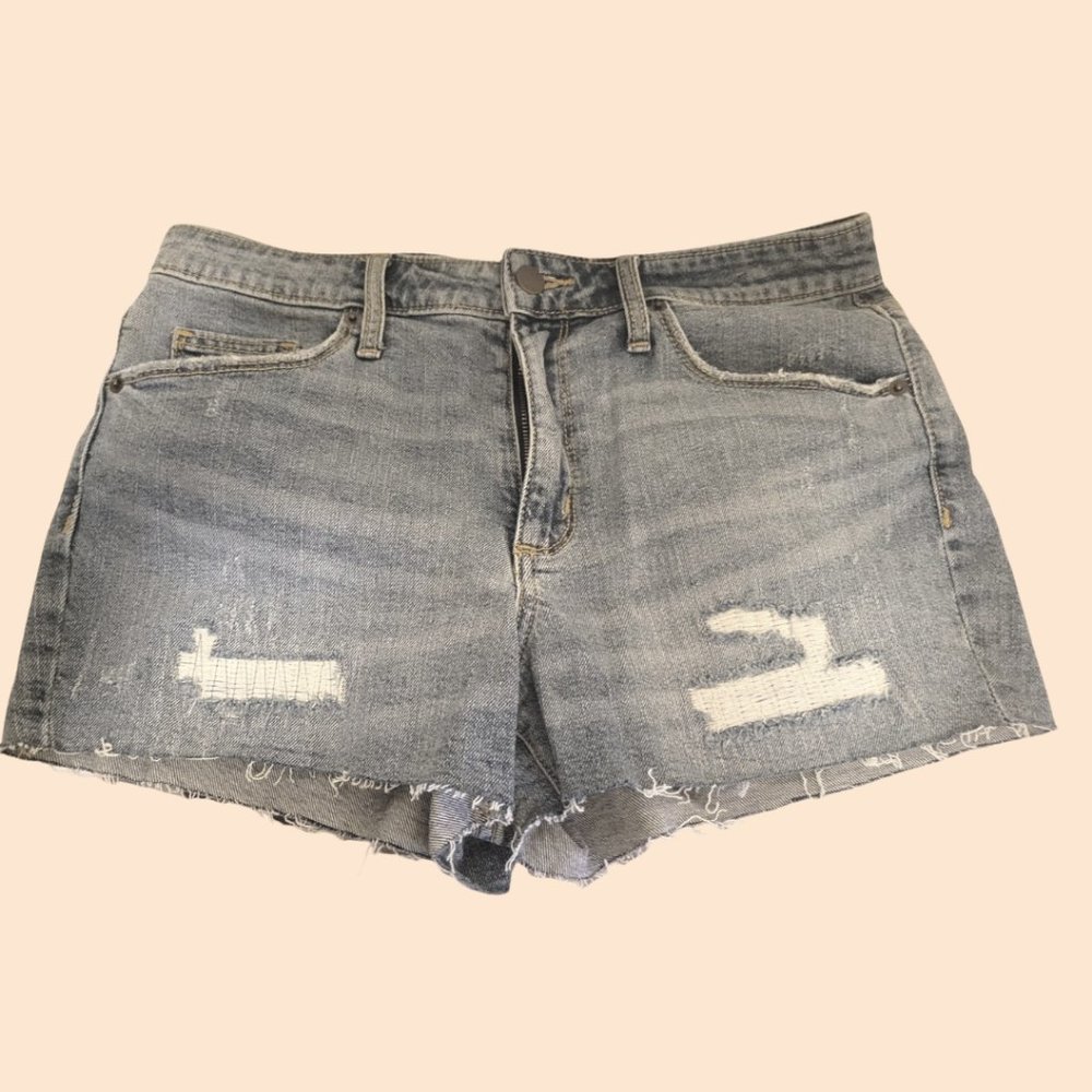 Universal Thread Shorts | Women's 8 | Distressed Blue Jeans